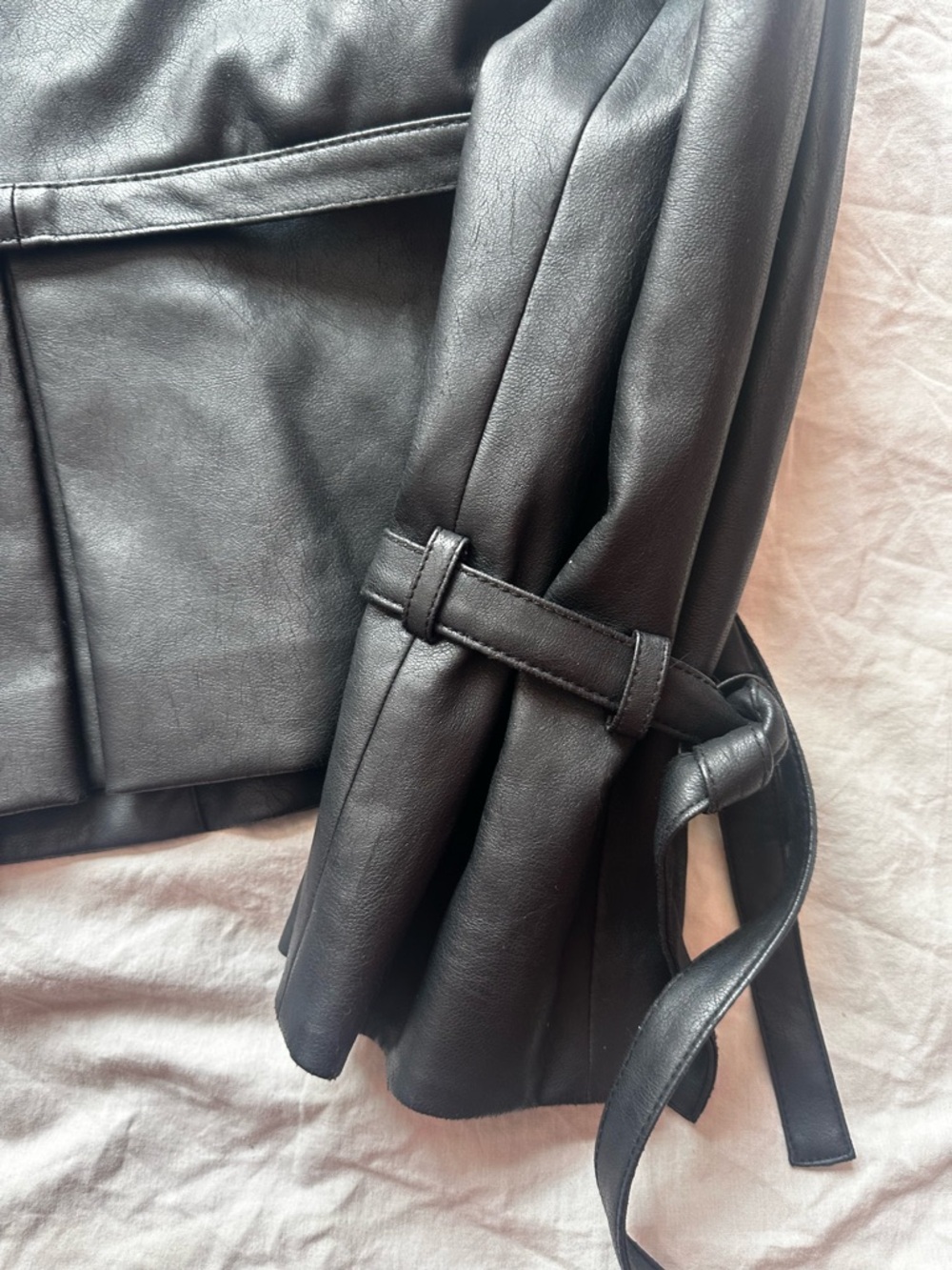 BCBGMAXAZRIA Black Faux Leather Pleated Sleeve Jacket Peplum Tie Waist S - Picture 15 of 15